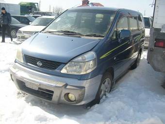 2000 Nissan Serena Photos