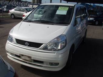 2000 Nissan Serena Photos