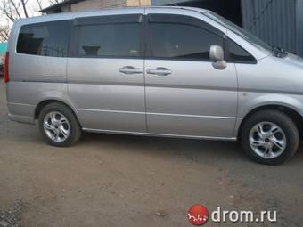 2000 Nissan Serena Photos