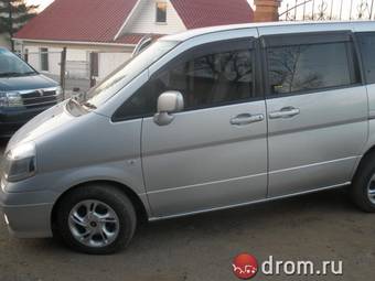 2000 Nissan Serena Photos