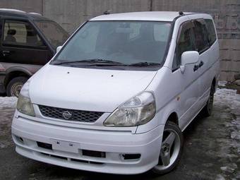 2000 Nissan Serena Pictures