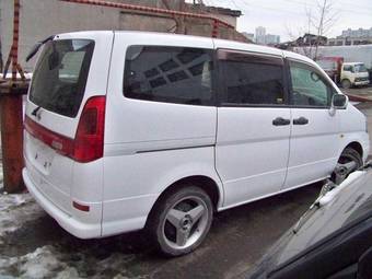 2000 Nissan Serena Pictures