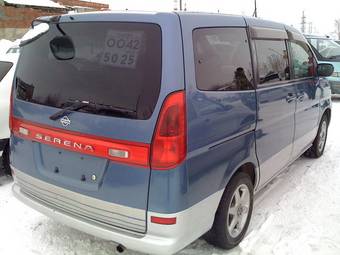 2000 Nissan Serena Photos