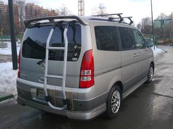 2000 Nissan Serena Pictures