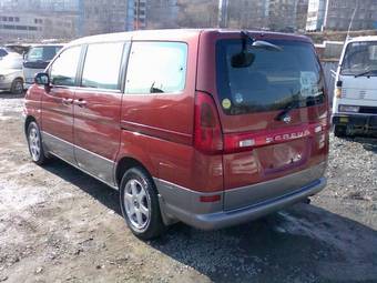 2000 Nissan Serena Photos