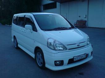 2000 Nissan Serena Pics
