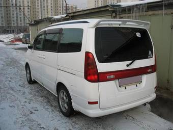 2000 Nissan Serena Pictures