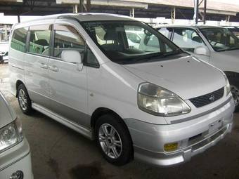 2000 Nissan Serena Photos