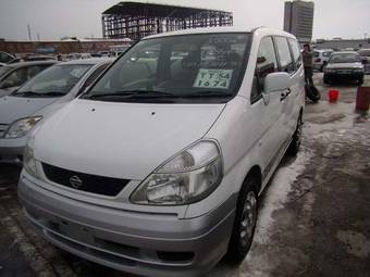 2000 Nissan Serena Photos