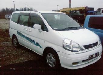 2000 Nissan Serena Photos