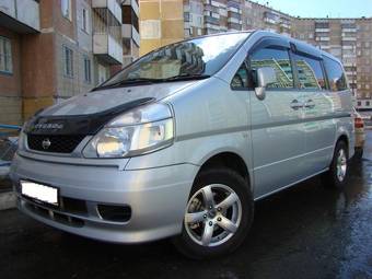 2000 Nissan Serena Pictures