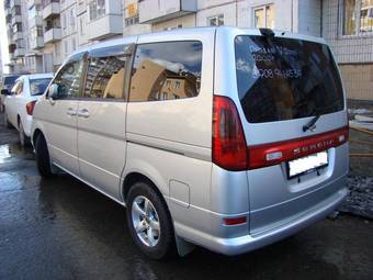 2000 Nissan Serena Photos