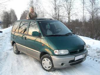 2000 Nissan Serena Images