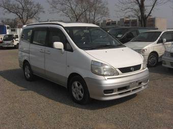 2000 Nissan Serena Pictures