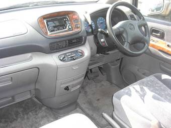 2000 Nissan Serena For Sale