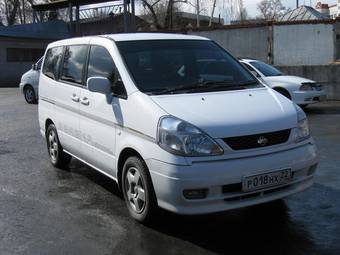 2000 Nissan Serena Photos