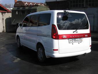 2000 Nissan Serena Photos