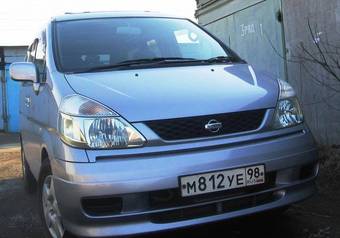 2000 Nissan Serena Pictures