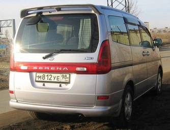 2000 Nissan Serena Pictures