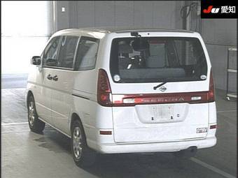 2000 Nissan Serena Photos