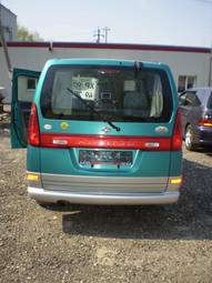 2000 Nissan Serena Pictures