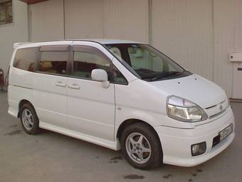 2000 Nissan Serena Photos