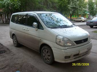 2000 Nissan Serena Pictures