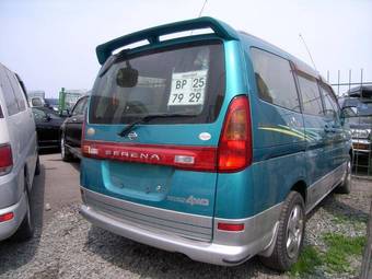 2000 Nissan Serena Photos