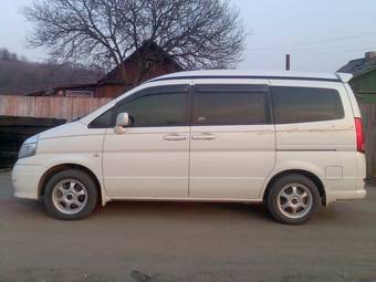 2000 Nissan Serena Images