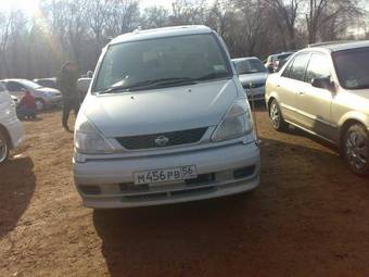 2000 Nissan Serena Pictures