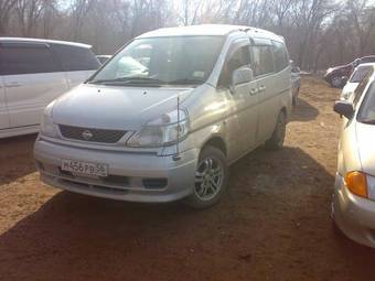 2000 Nissan Serena Pics