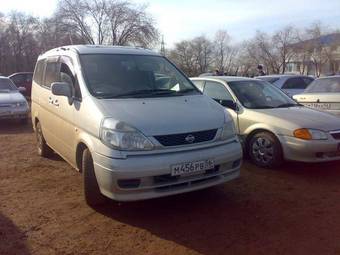 2000 Nissan Serena Pictures