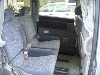 2000 Nissan Serena Photos