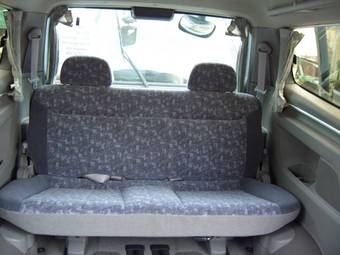 2000 Nissan Serena Photos