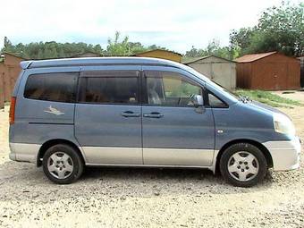 2000 Nissan Serena Wallpapers