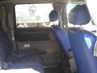 2000 Nissan Serena Pictures