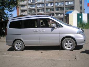 2000 Nissan Serena Photos