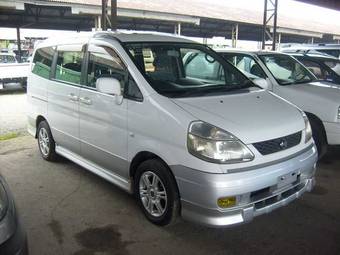 2000 Nissan Serena Pictures