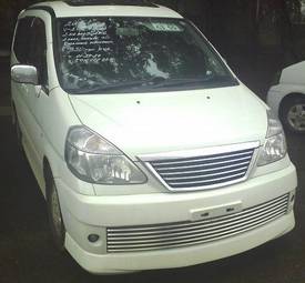 2000 Nissan Serena Photos