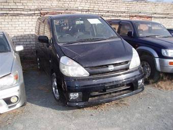 2000 Nissan Serena Photos