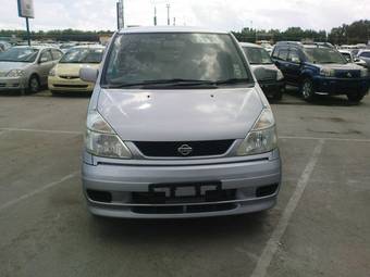 2000 Nissan Serena Pictures