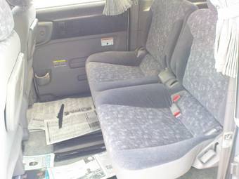 2000 Nissan Serena Pictures