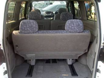 2000 Nissan Serena Photos