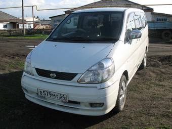 2000 Nissan Serena Photos