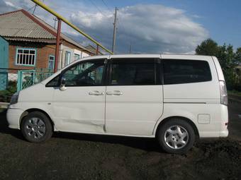 2000 Nissan Serena Pictures