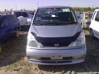 2000 Nissan Serena Photos