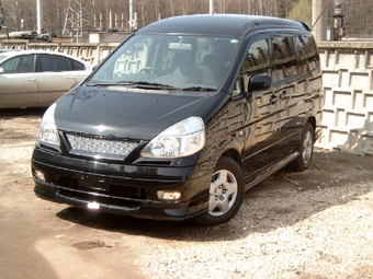 2001 Nissan Serena