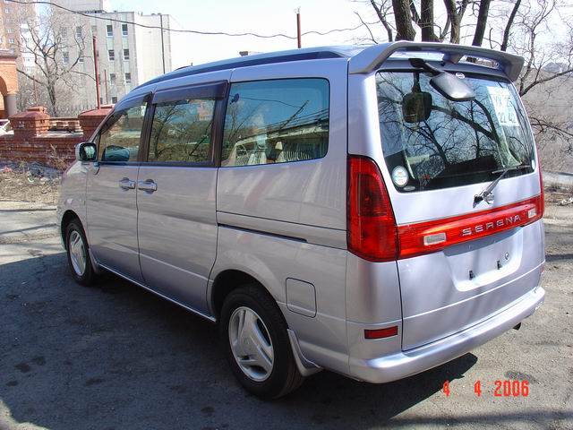 2001 Nissan Serena