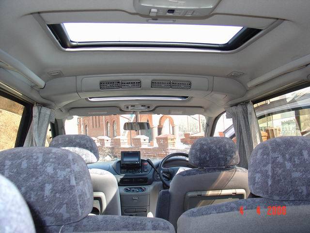 2001 Nissan Serena