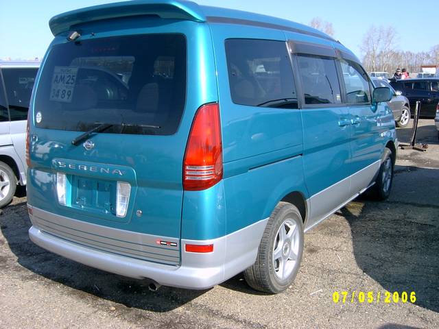2001 Nissan Serena